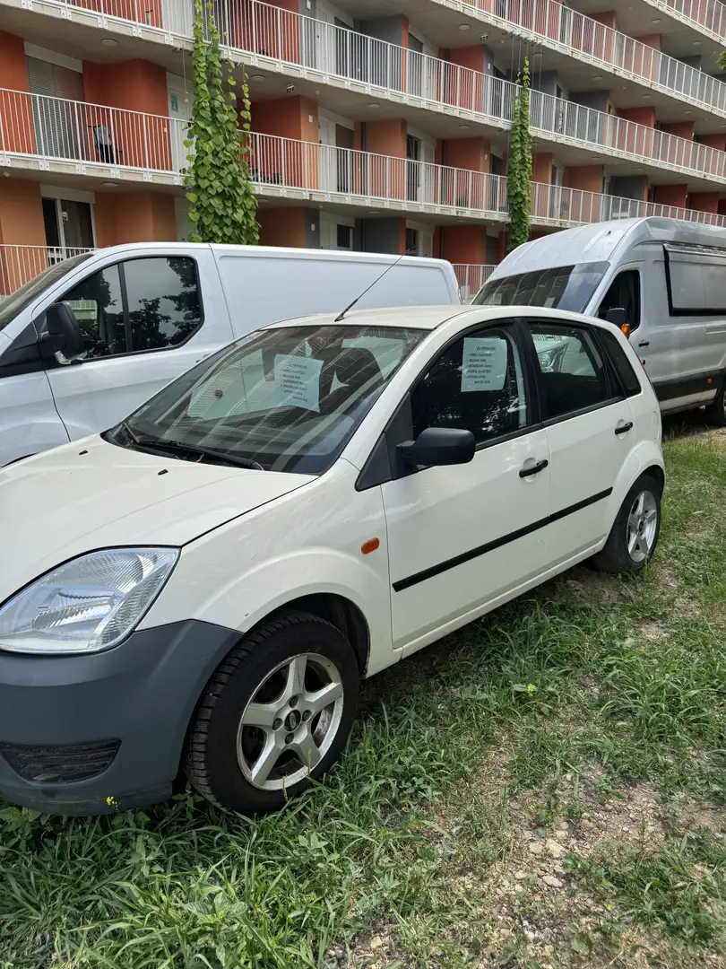 Ford Fiesta Ambiente 1,3 8V - 2