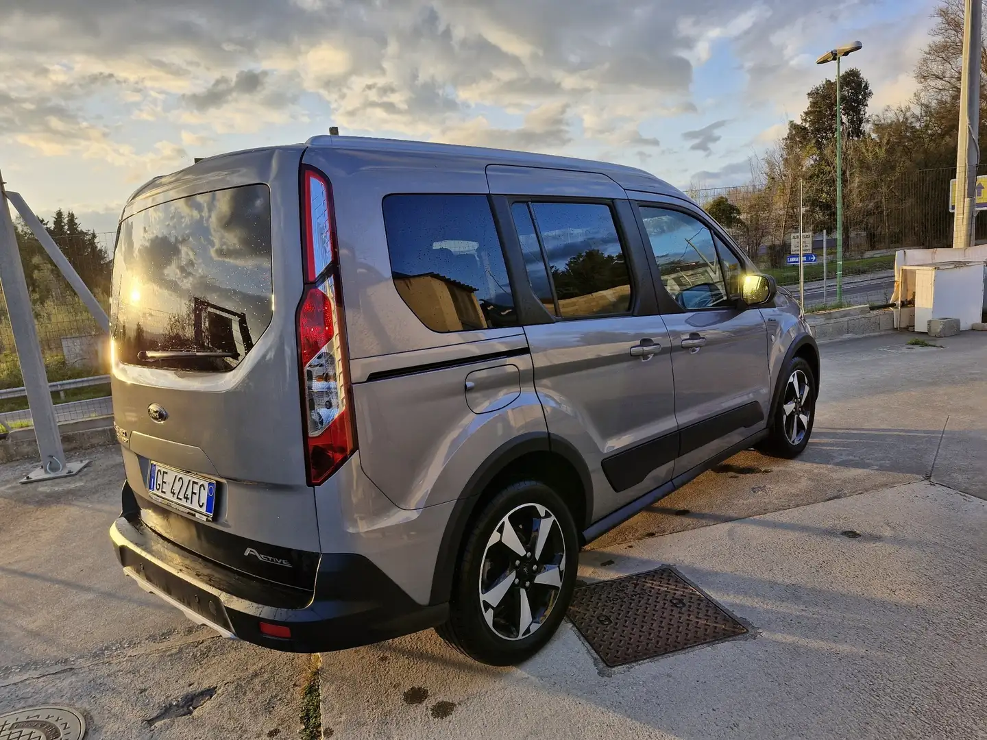 Ford Tourneo Connect active - 2