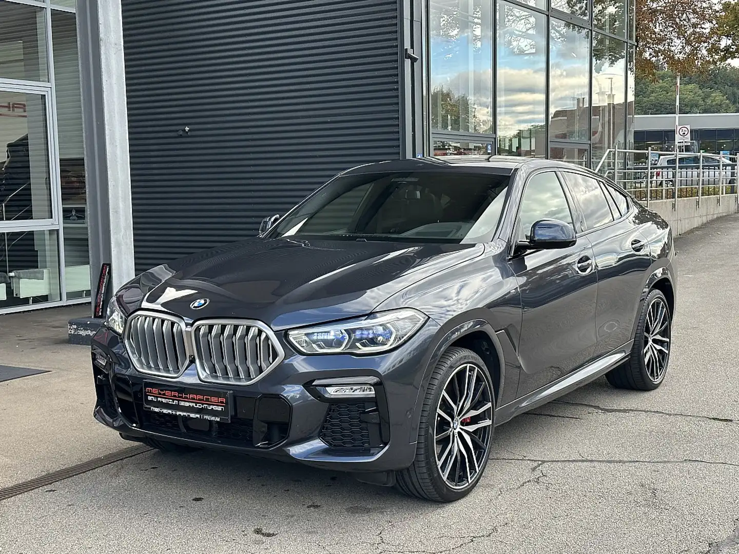 BMW X6 xDrive40i M-Paket Aut. / STHZ / AHK / Laser / P... Grau - 1
