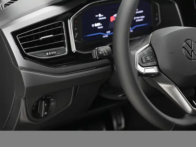 Volkswagen Polo view 9