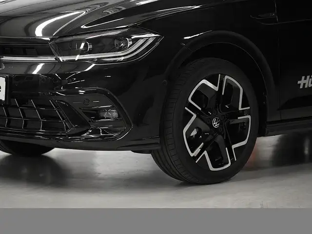 Volkswagen Polo view 5