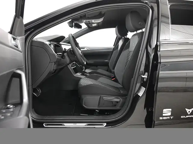 Volkswagen Polo view 12