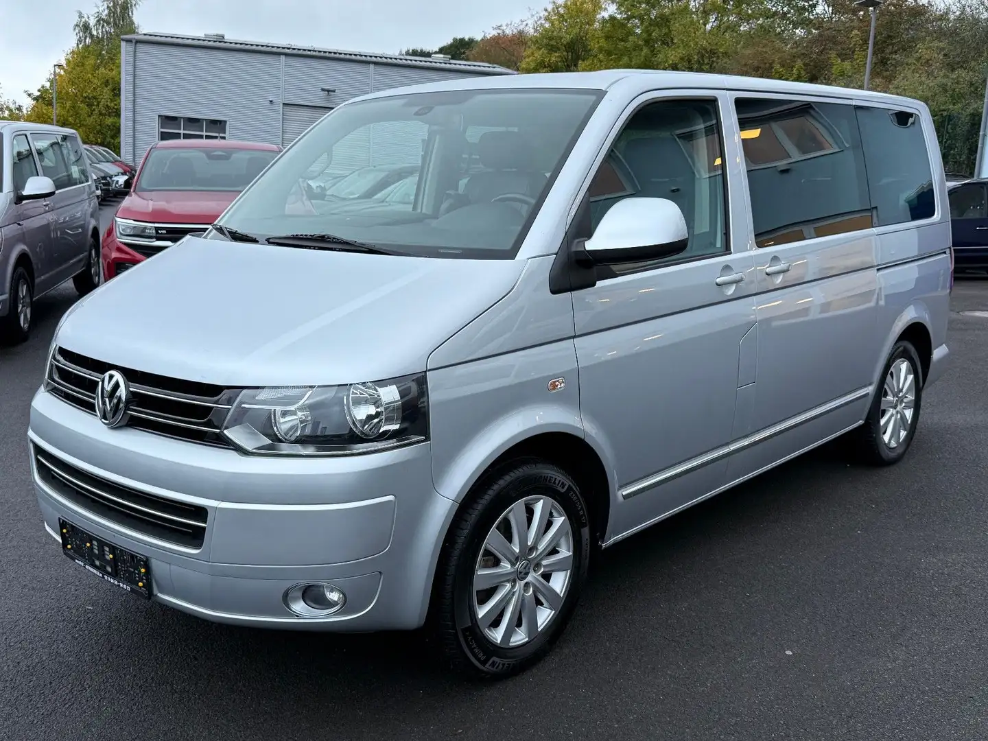 Volkswagen T5 Multivan TDI DSG Highline AHK GRA Navi Kamera Silber - 1