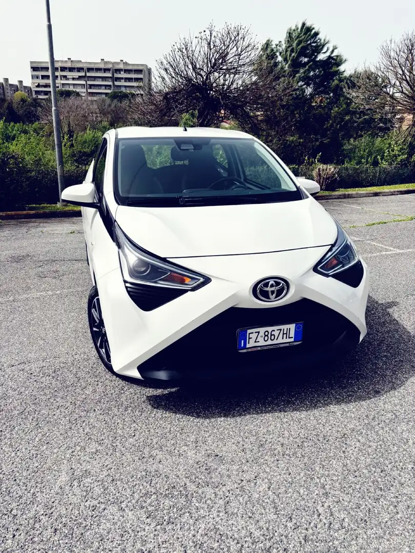 Toyota Aygo 5p 1.0 x-cite 72cv Bianco - 1