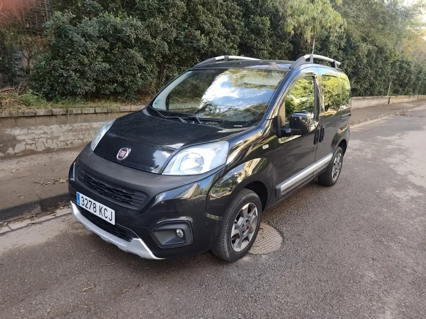 Fiat Qubo 1.3Mjt Trekking Negro - 1