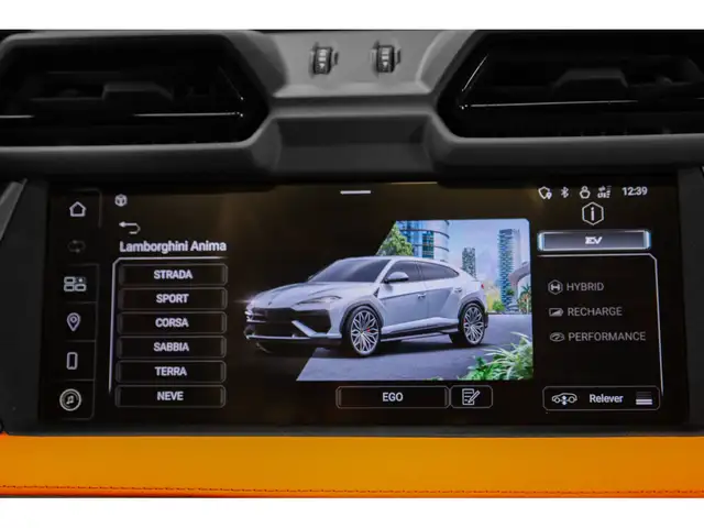 Lamborghini Urus view 15