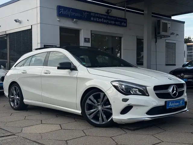 Mercedes-Benz CLA 180 /PANORAMA/LEDER/TEMPOMAT