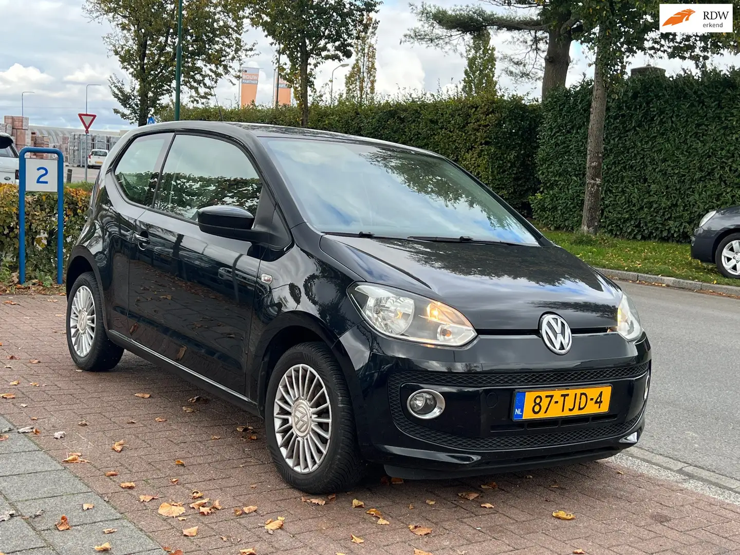 Volkswagen up! 1.0 high up! **Airco/ APK 12-2026! Noir - 1