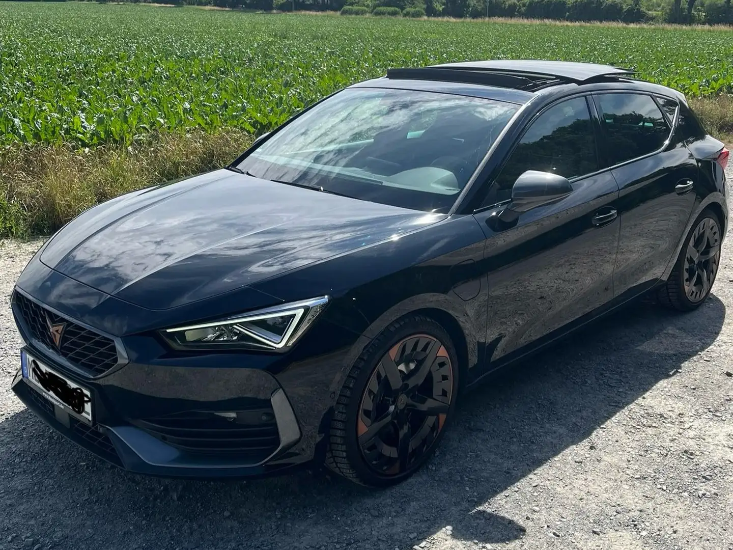 CUPRA Leon 1.4 e-Hybrid (180 kW System) VZ Schwarz - 1