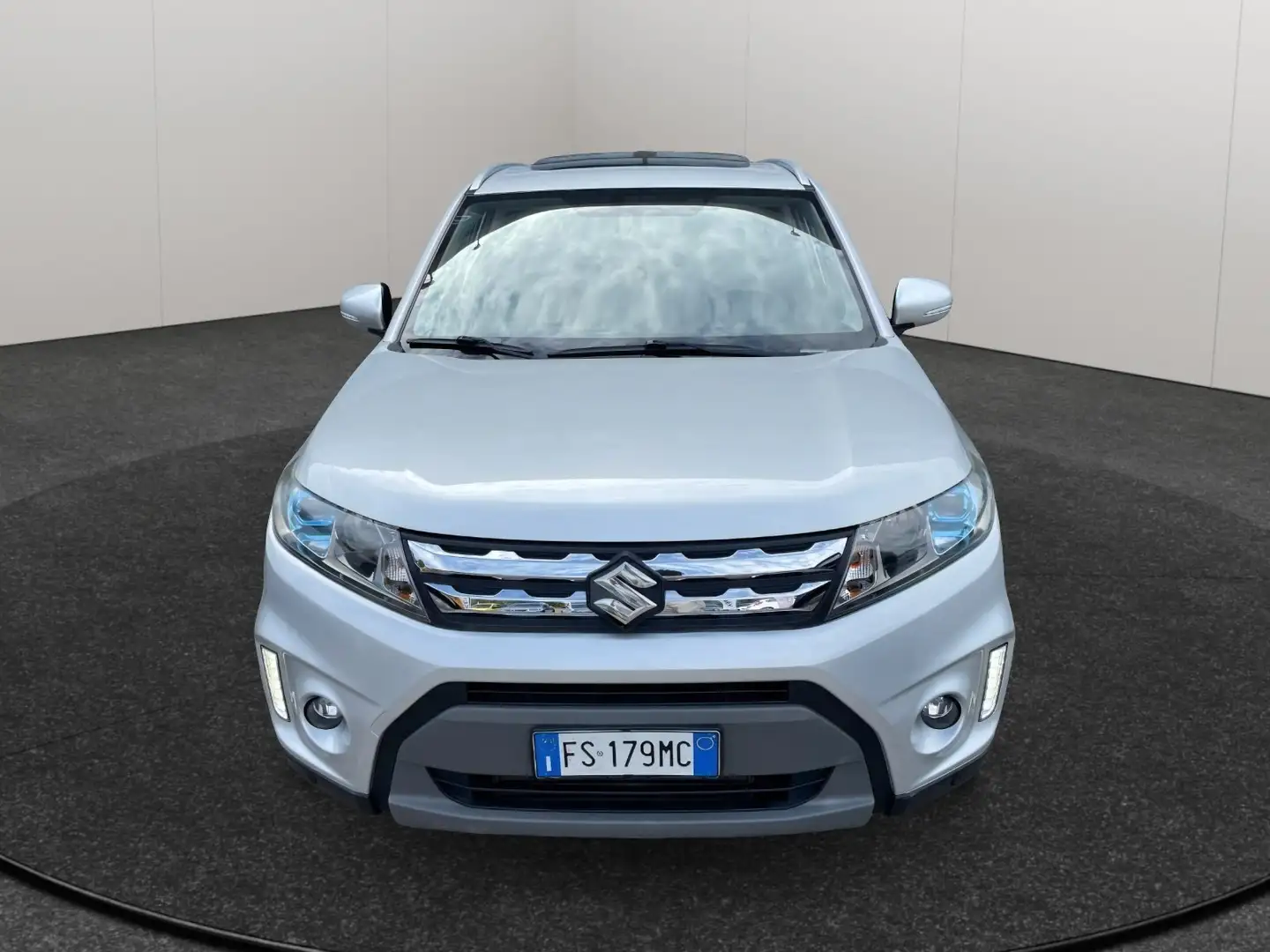Suzuki Vitara 1.6 ddis 120cv V-Top Ezüst - 2