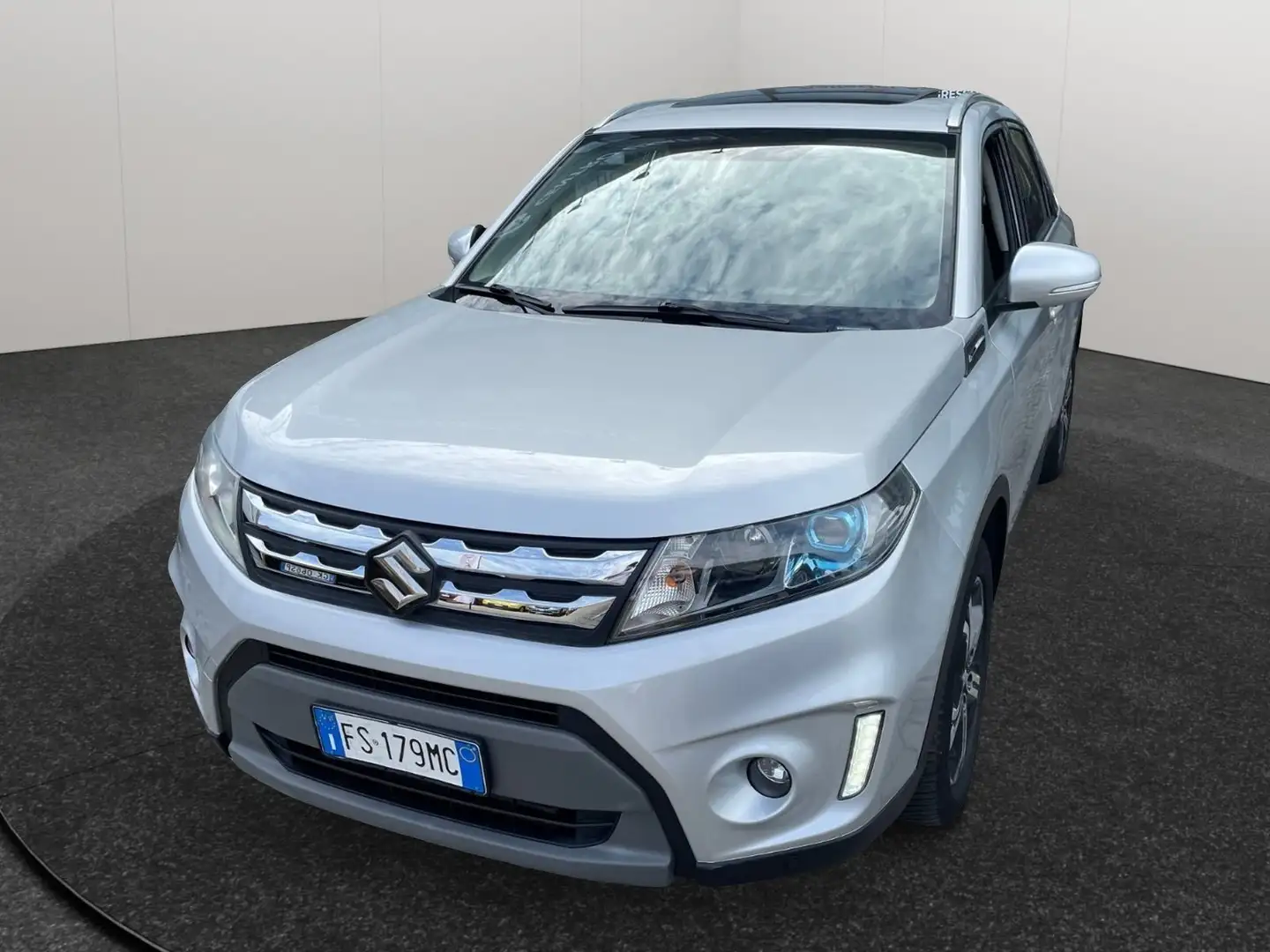 Suzuki Vitara 1.6 ddis 120cv V-Top Ezüst - 1