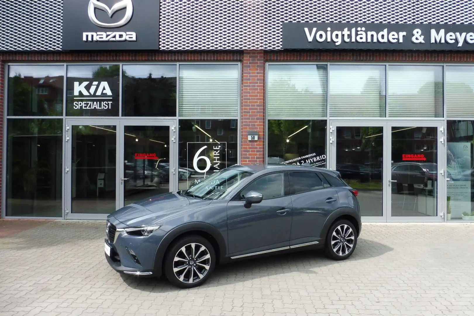 Mazda CX-3 Selection Automatic Design- u- Komfort AHK Grau - 1
