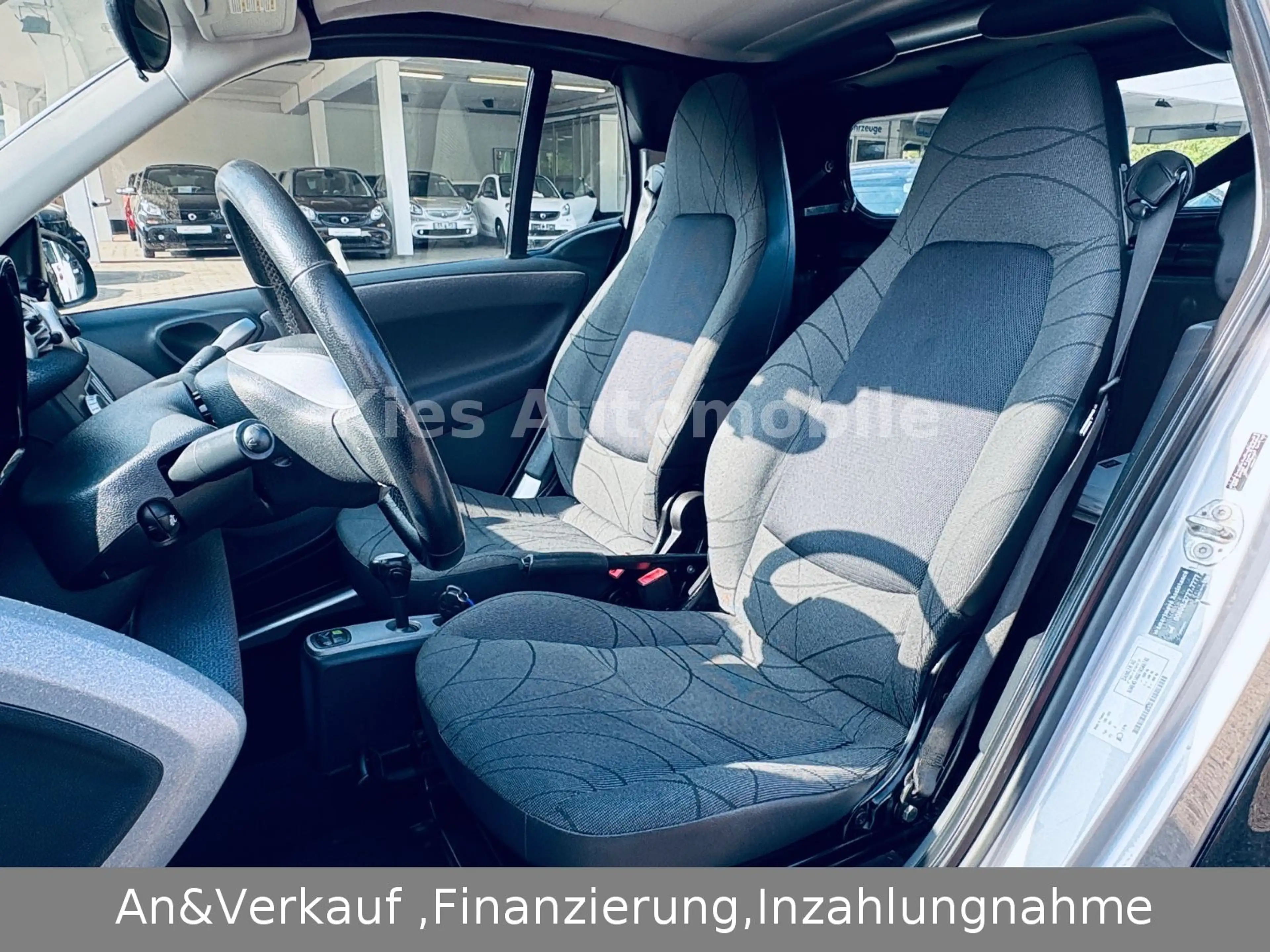 smart forTwo Cabrio Passion AUTOM/SERVO/SITZH/KLIMA — photo 9