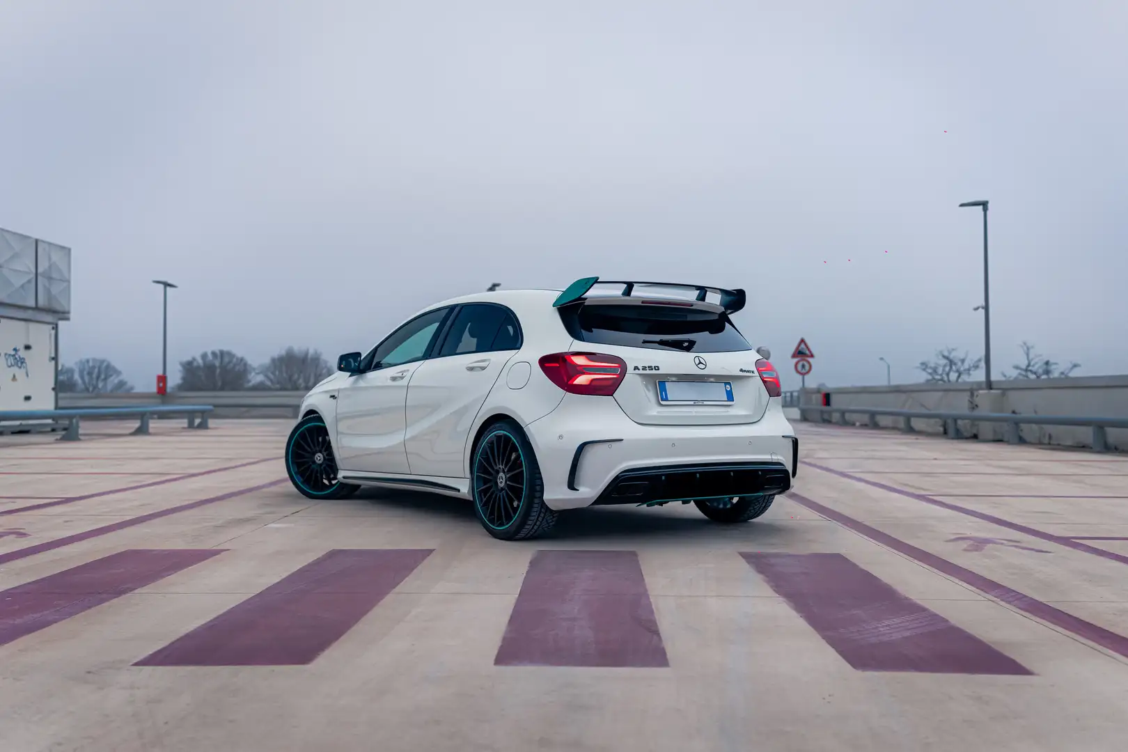 Mercedes-Benz A 250 Supersport 4matic auto Bianco - 2