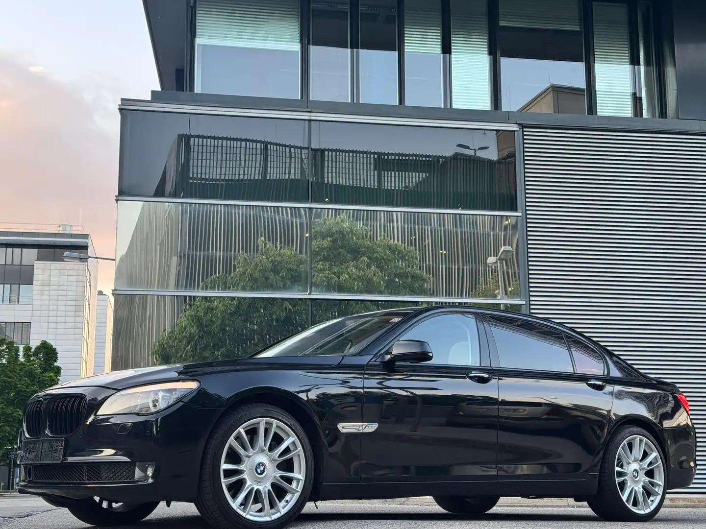 BMW 760 760Li INDIVIDUAL Grau - 2