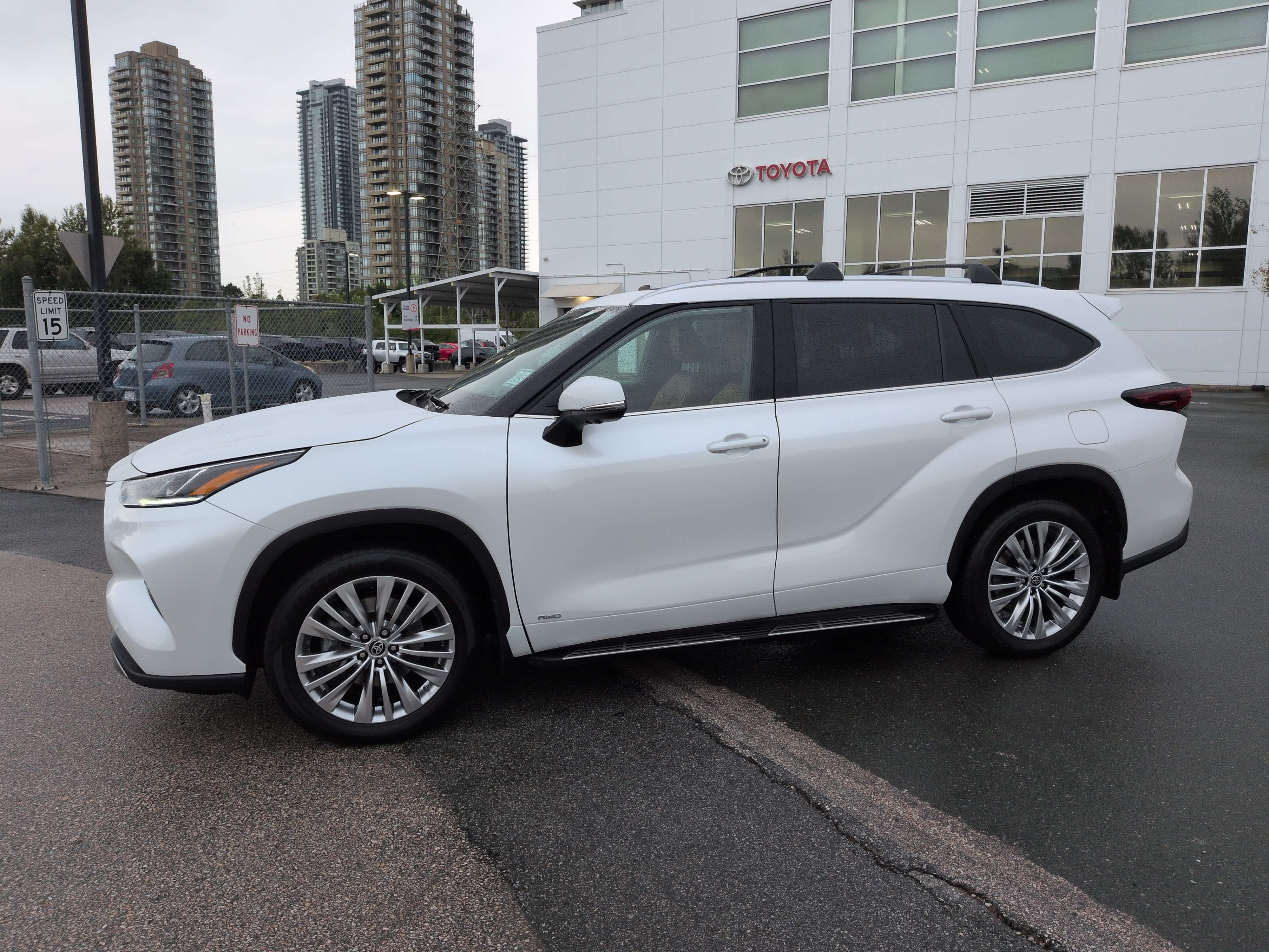 2025 Toyota Highlander Hybrid