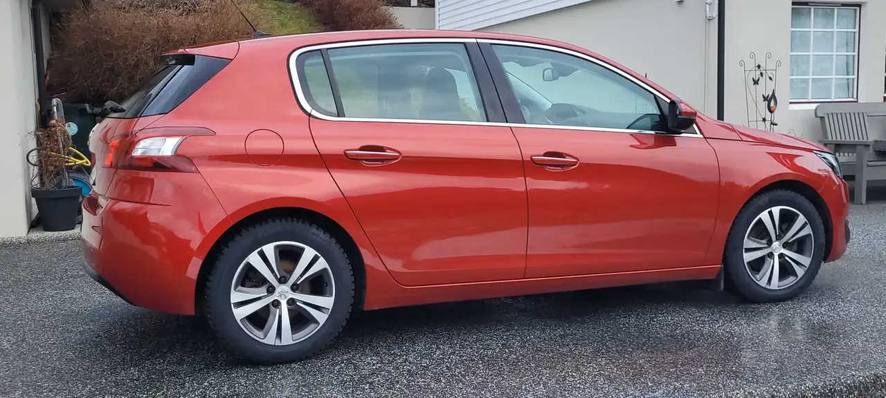 Peugeot 308 1.6 e-HDi 115 ch Allure