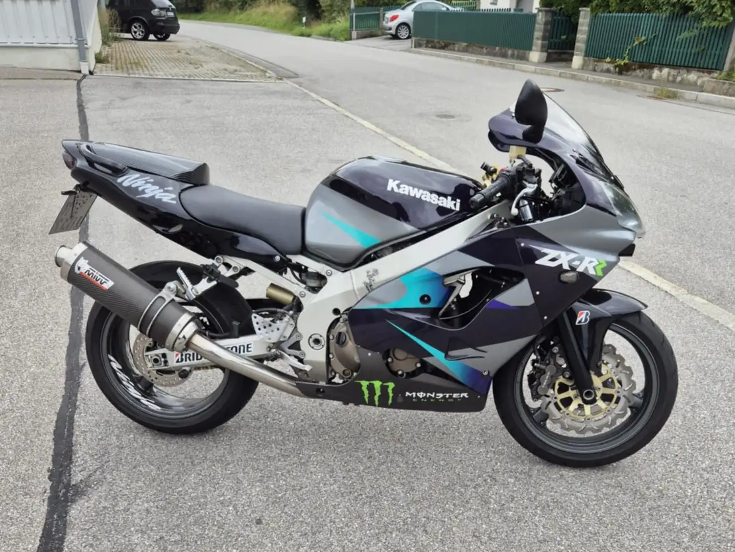 Kawasaki Ninja ZX-9R E - 1