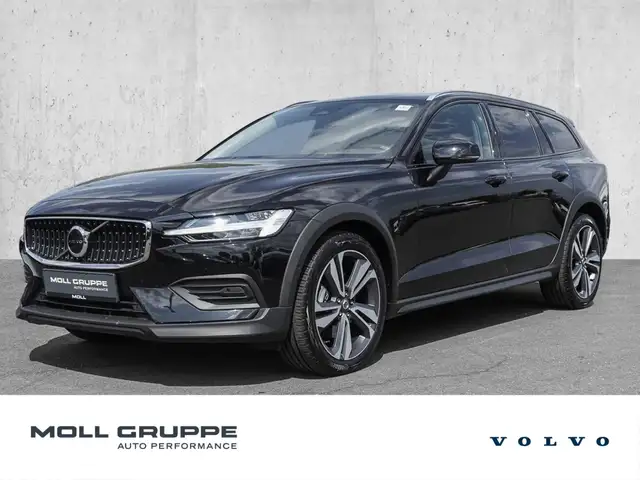 2024 Volvo V60 Cross Country in Black for sale