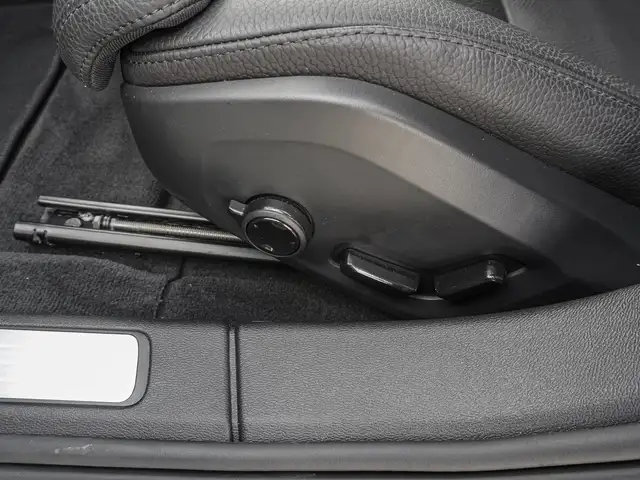 Volvo V60 Cross Country view 15