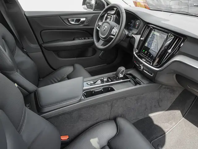 Volvo V60 Cross Country view 8