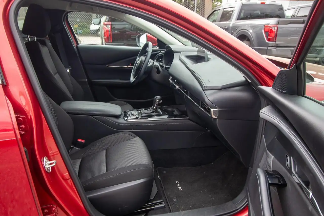 Mazda CX-30 photo Mazda CX-30
