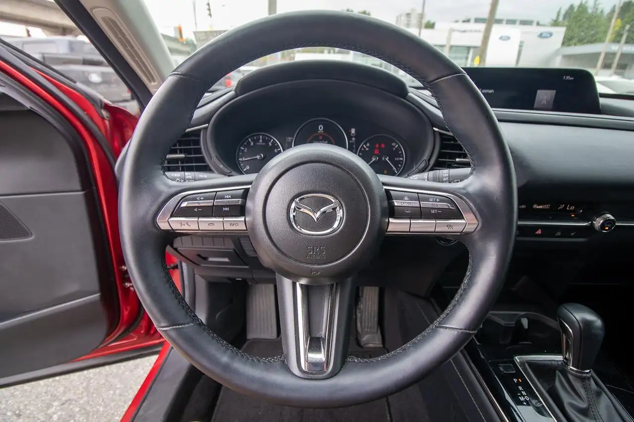 Mazda CX-30 photo Mazda CX-30
