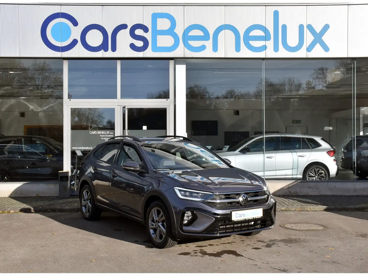 Volkswagen Taigo 1.0 TSI R-Line DSG TRAVEL LANE CAM KEYLESS 1° MAIN Gris - 1