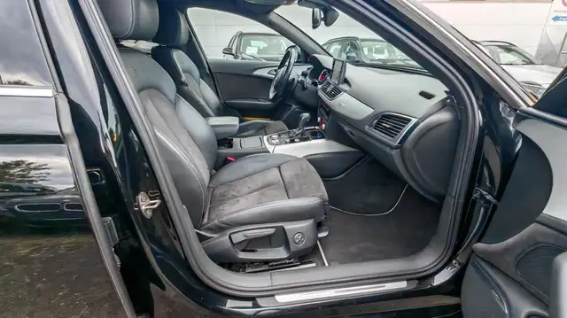 Audi A6 view 12
