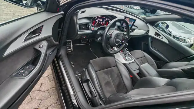 Audi A6 view 13