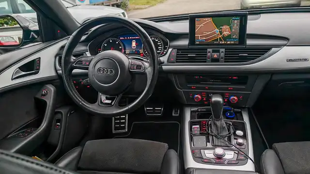 Audi A6 view 10