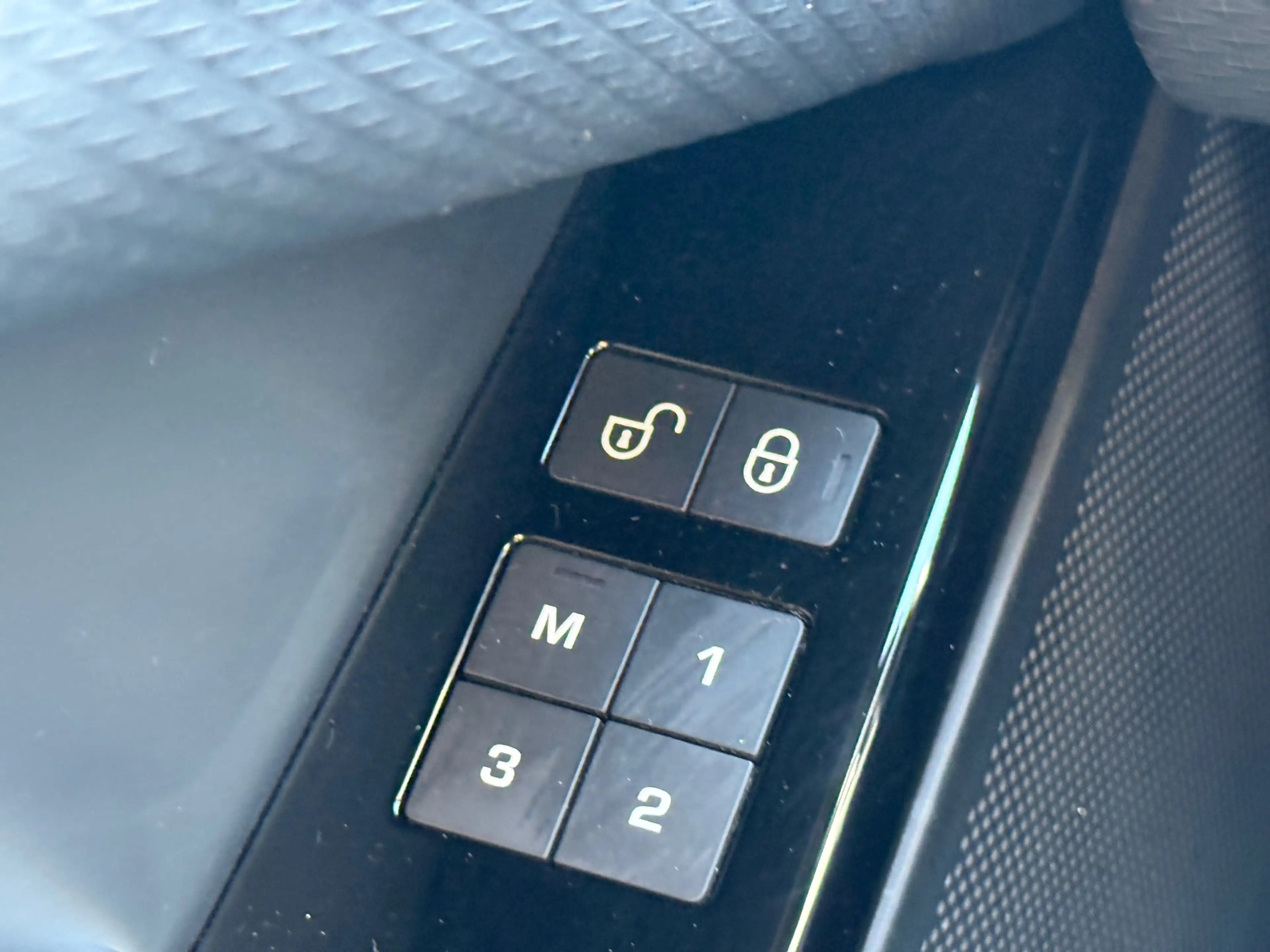 Land Rover Range Rover Velar P300 300pk Turbo AWD HSE R-Dynamic — photo 27