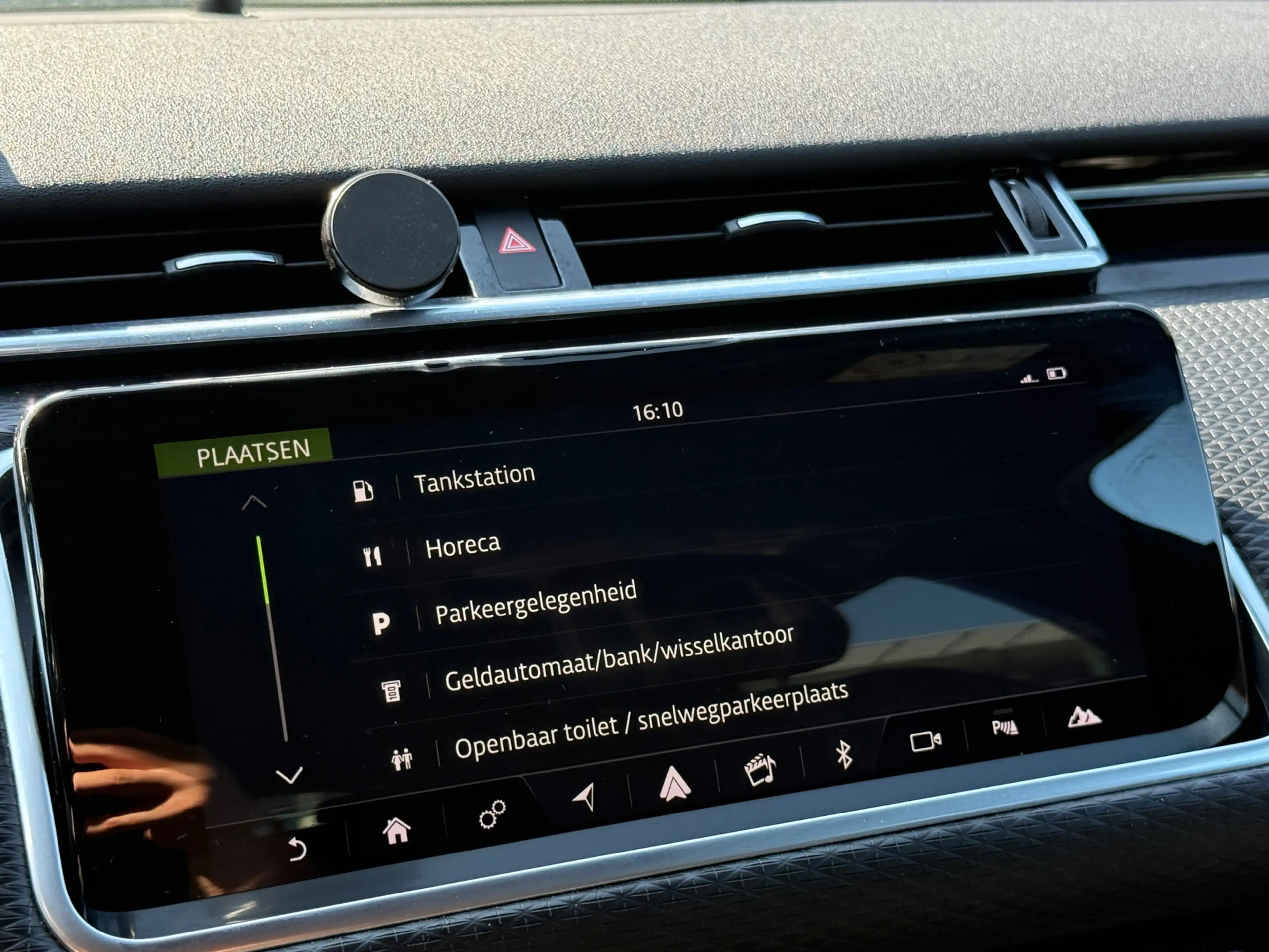 Land Rover Range Rover Velar P300 300pk Turbo AWD HSE R-Dynamic — photo 15