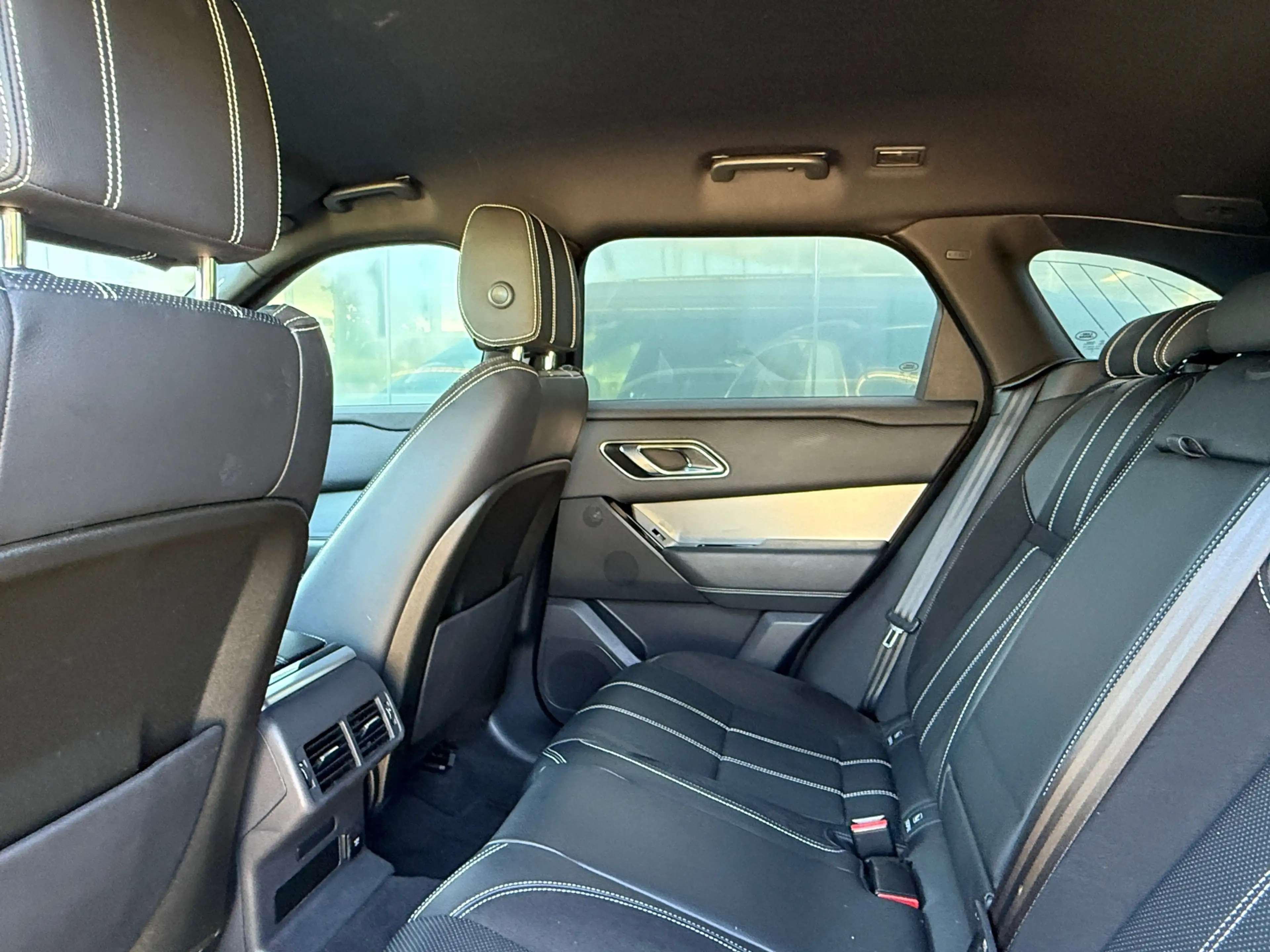Land Rover Range Rover Velar P300 300pk Turbo AWD HSE R-Dynamic — photo 29