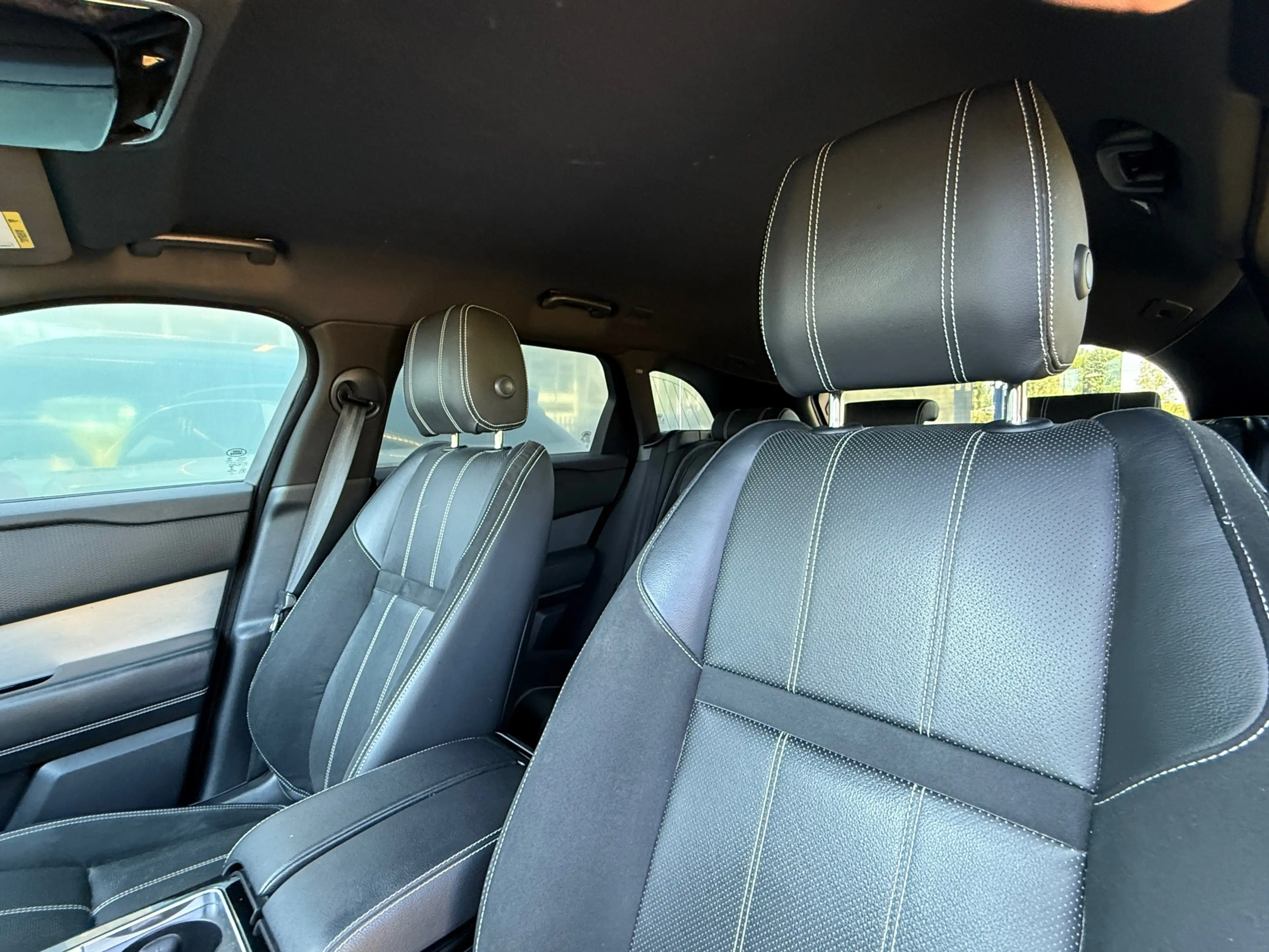 Land Rover Range Rover Velar P300 300pk Turbo AWD HSE R-Dynamic — photo 10