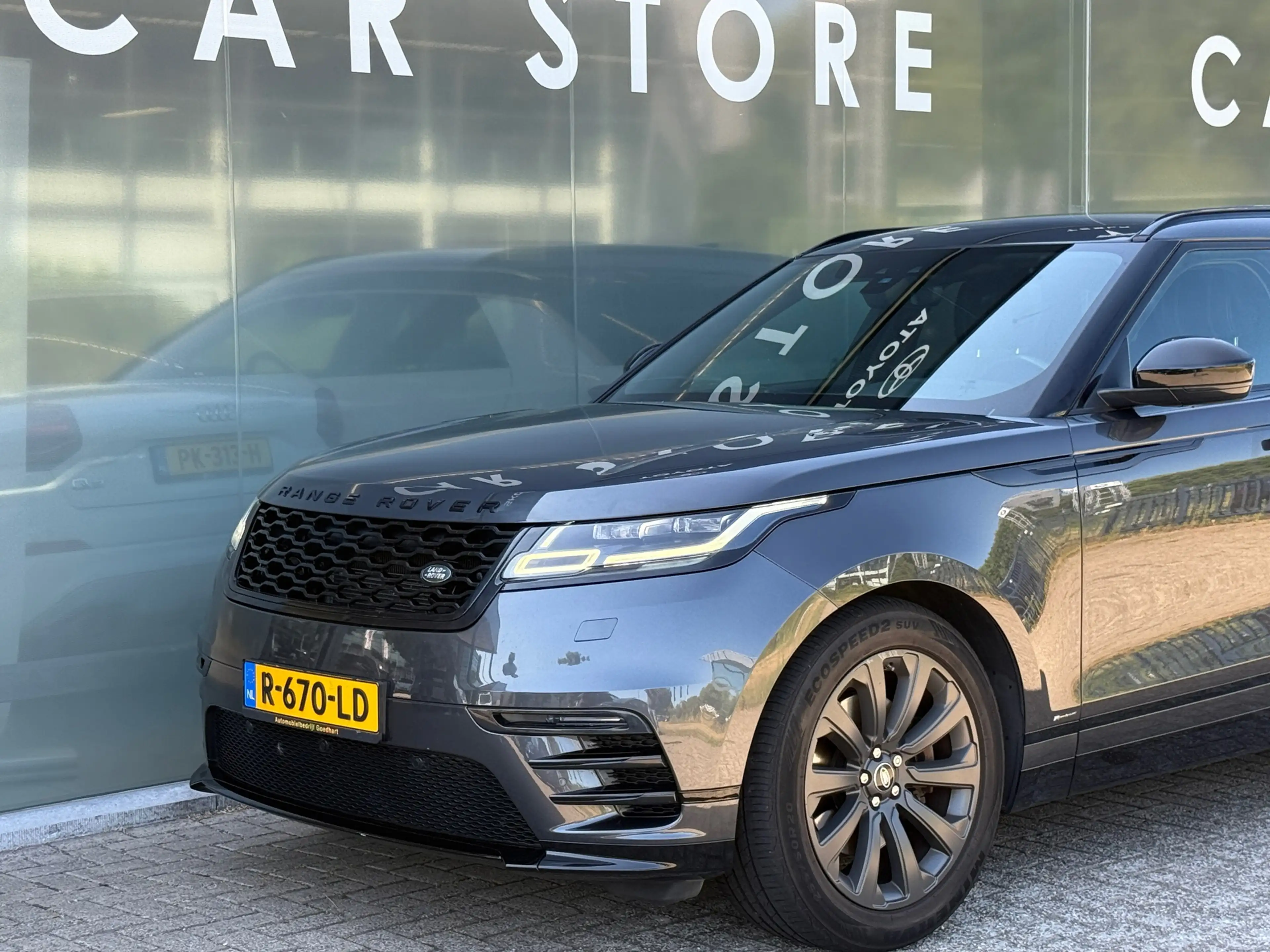 Land Rover Range Rover Velar P300 300pk Turbo AWD HSE R-Dynamic — photo 4
