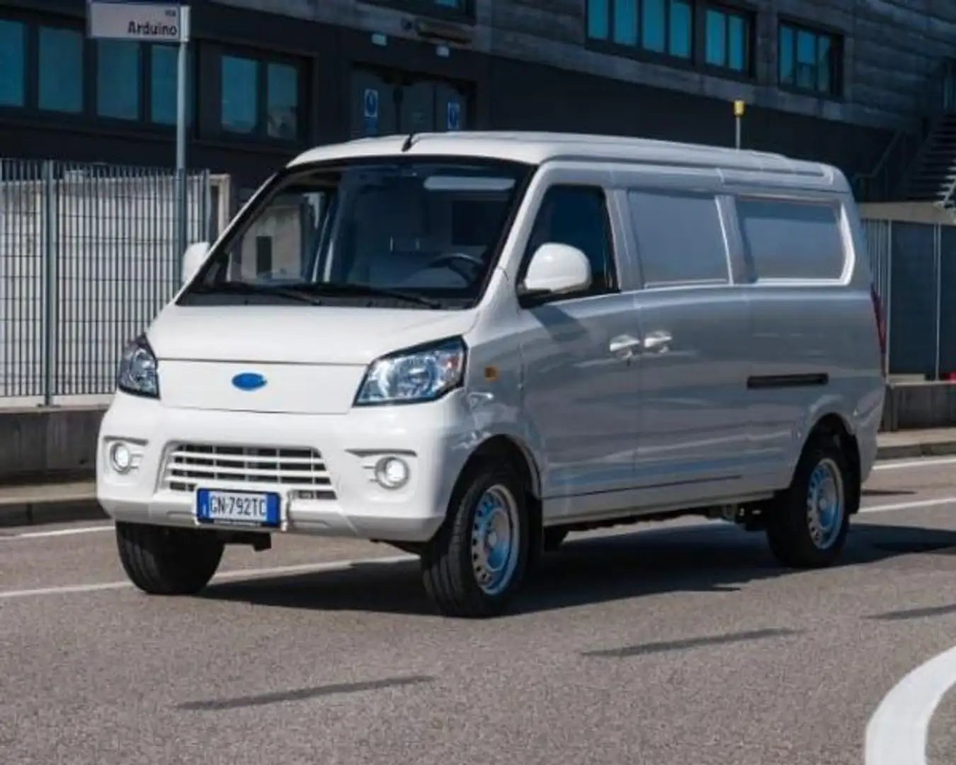 Cenntro Logistar 200 Bianco - 2