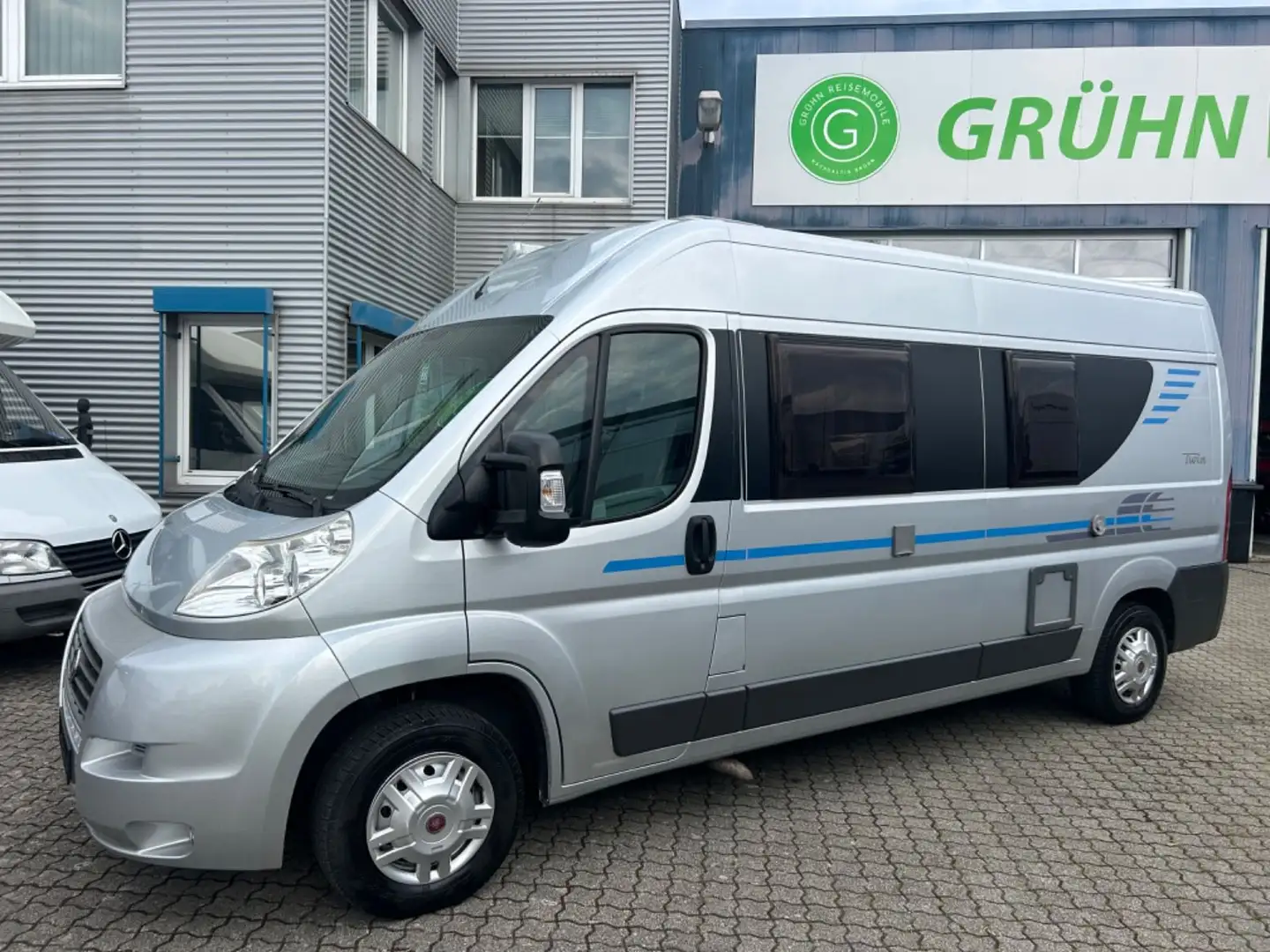Adria Twin 600 /Markise /Kamera /2.Hand /Fiat /Klima Silber - 1