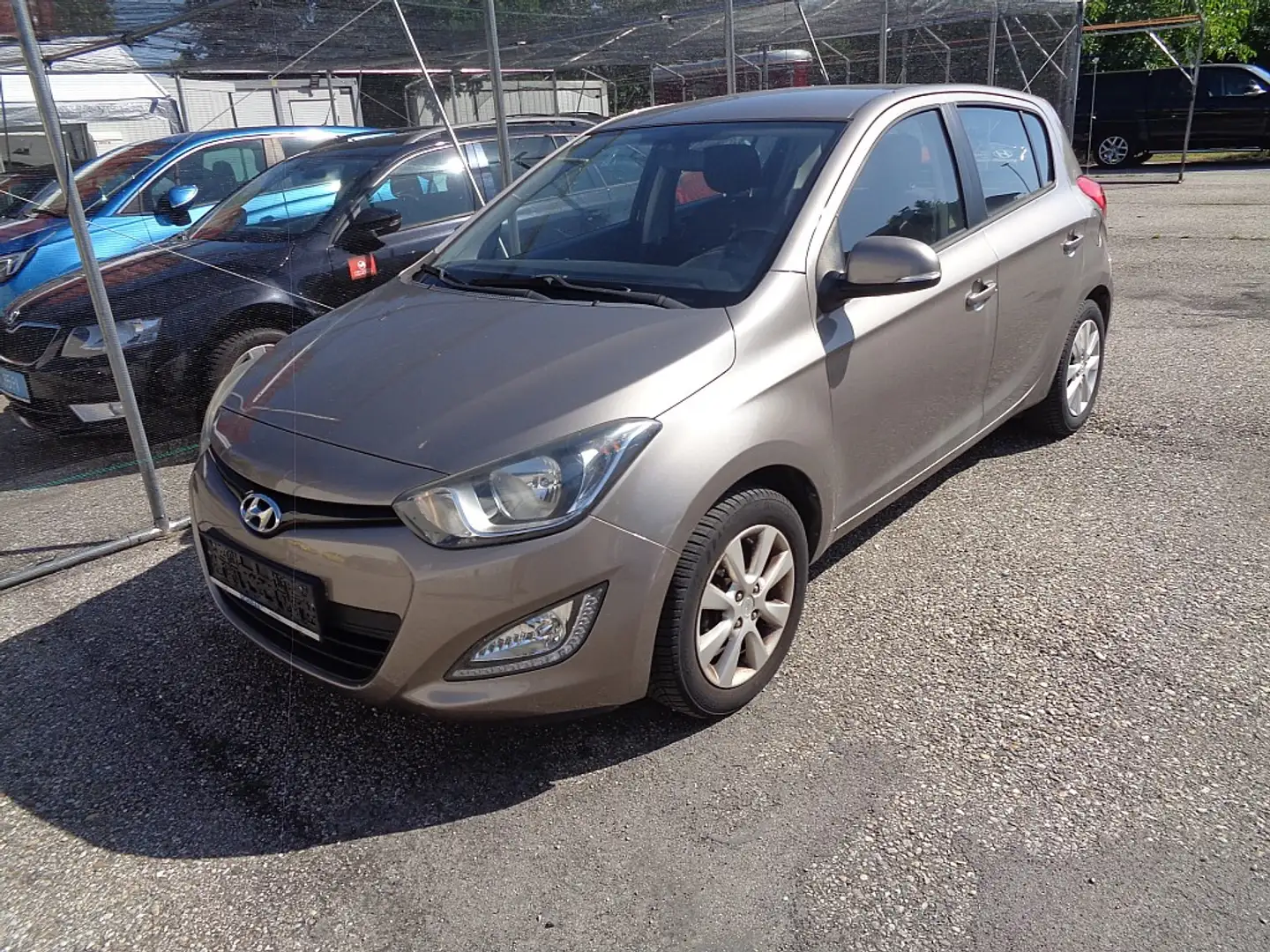 Hyundai i20 1,25 Life UpGrade * Klima Grau - 1