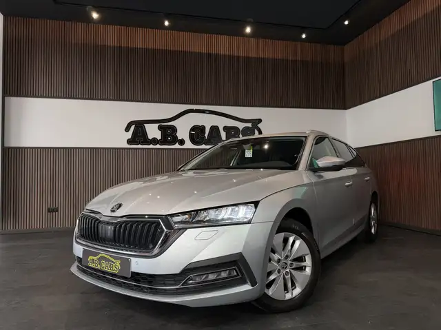 Skoda Octavia main image