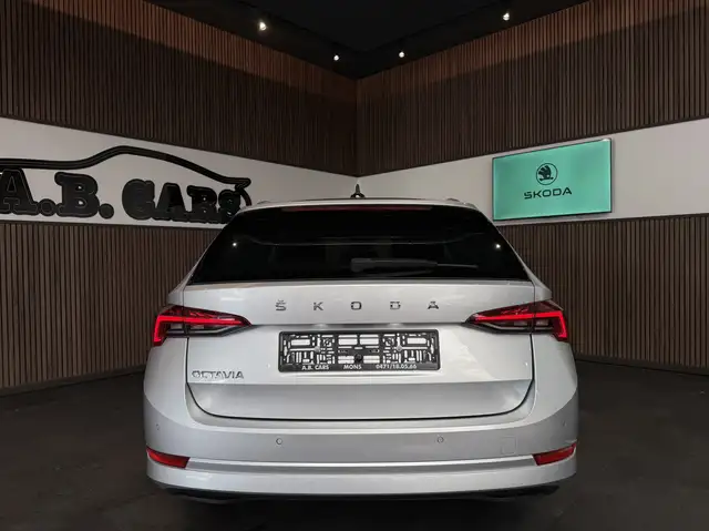 Skoda Octavia view 5