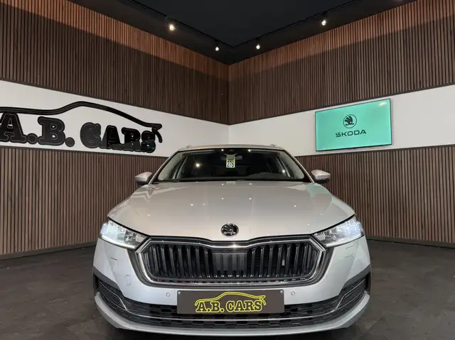 Skoda Octavia view 2