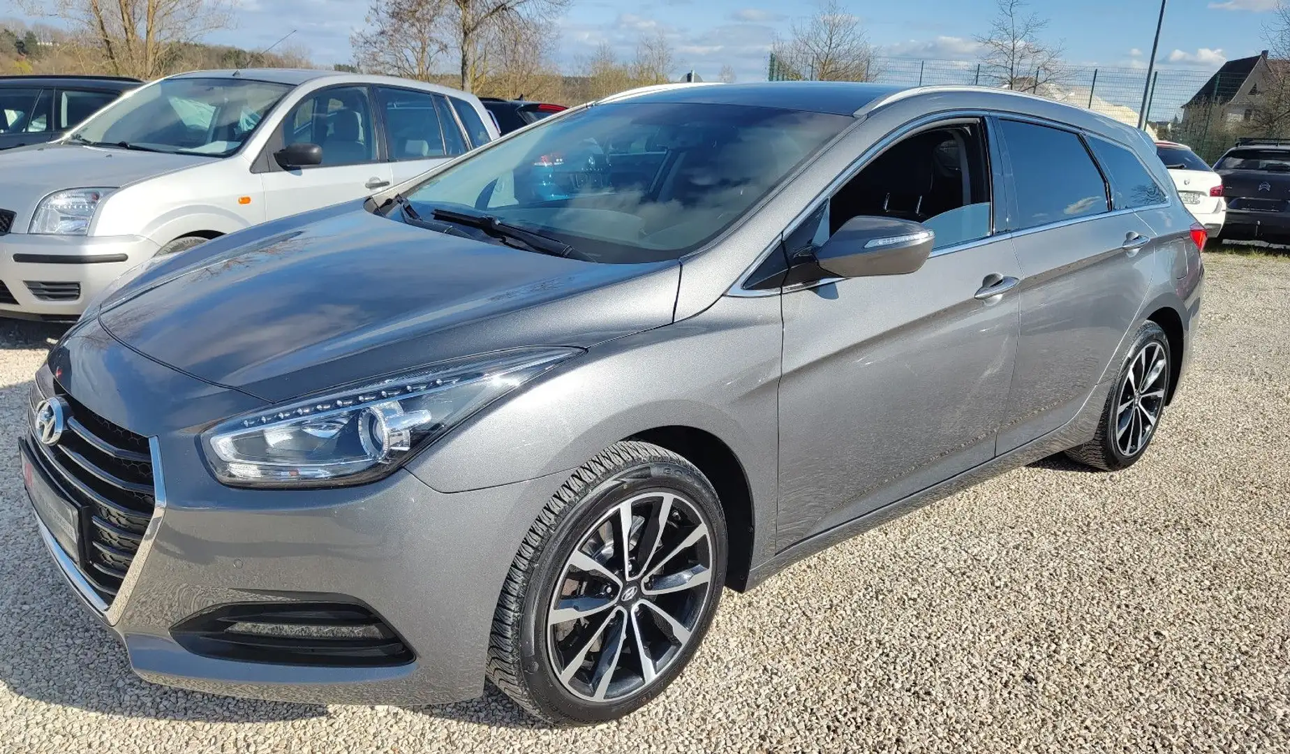 Hyundai i40 cw blue Trend Navi* Tempom* EURO6* Gris - 2