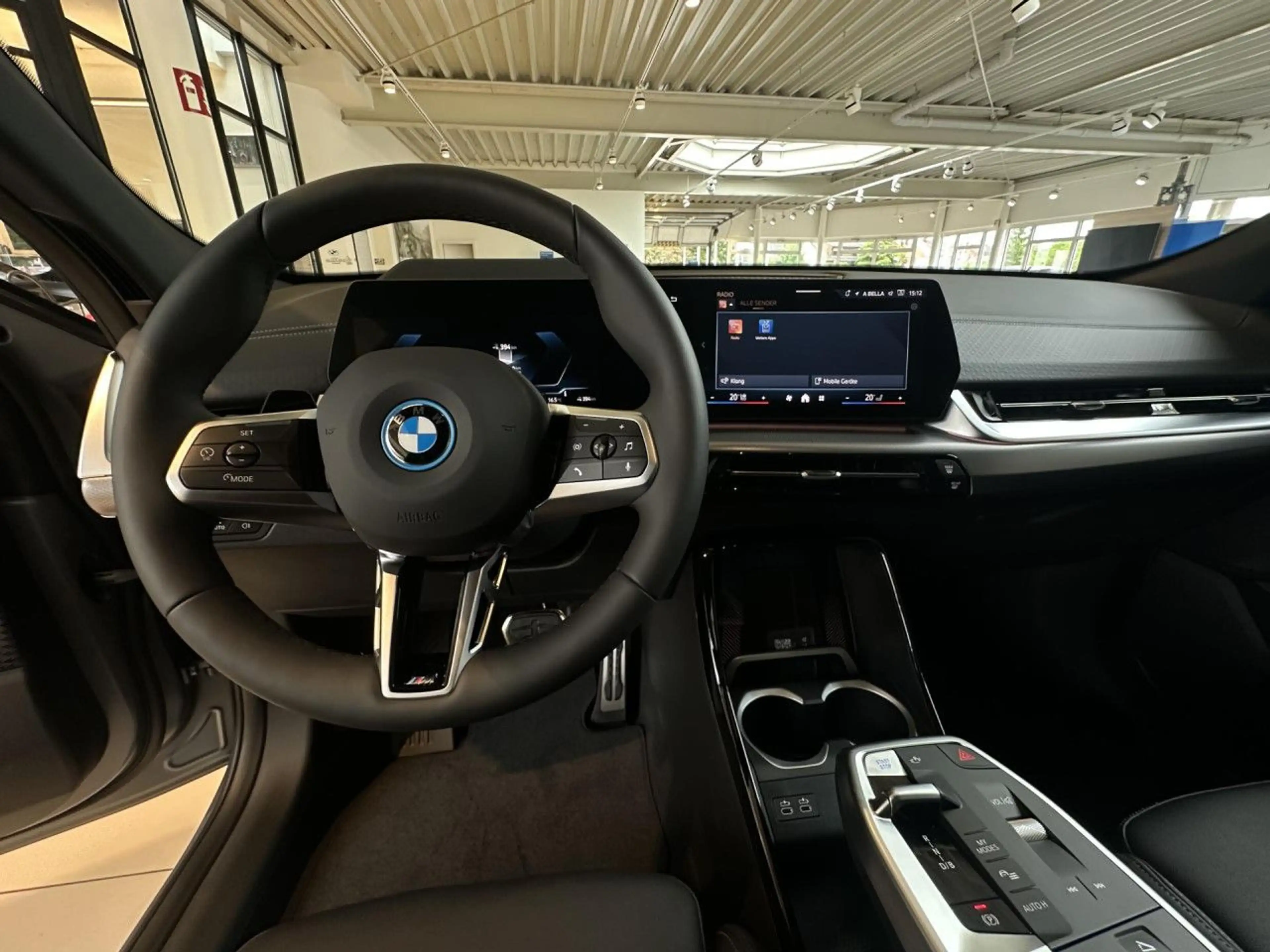 BMW iX2 x30 M Sport Pro Frozen ACC PanoD.SurView 20" — photo 13