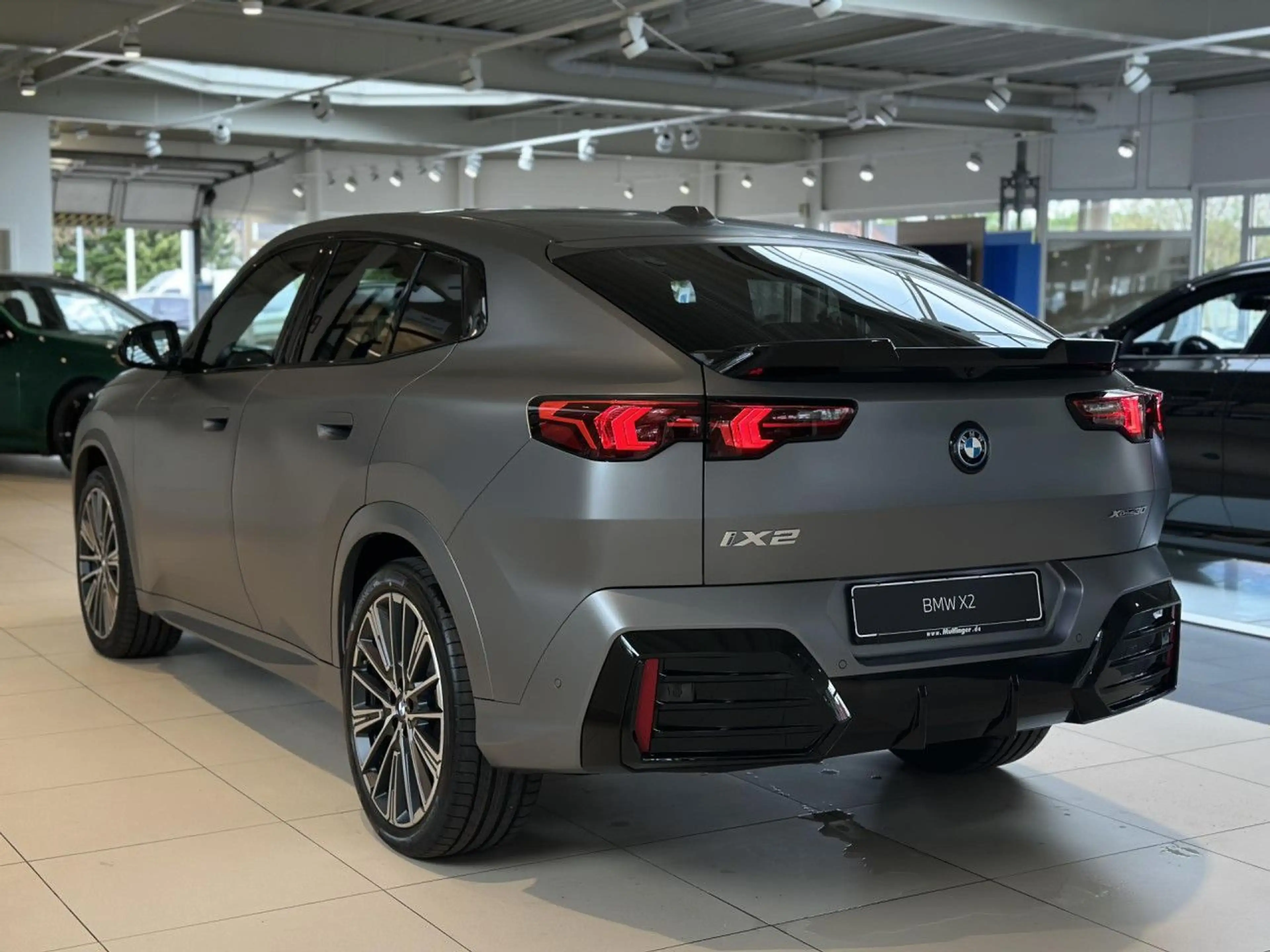 BMW iX2 x30 M Sport Pro Frozen ACC PanoD.SurView 20" — photo 8