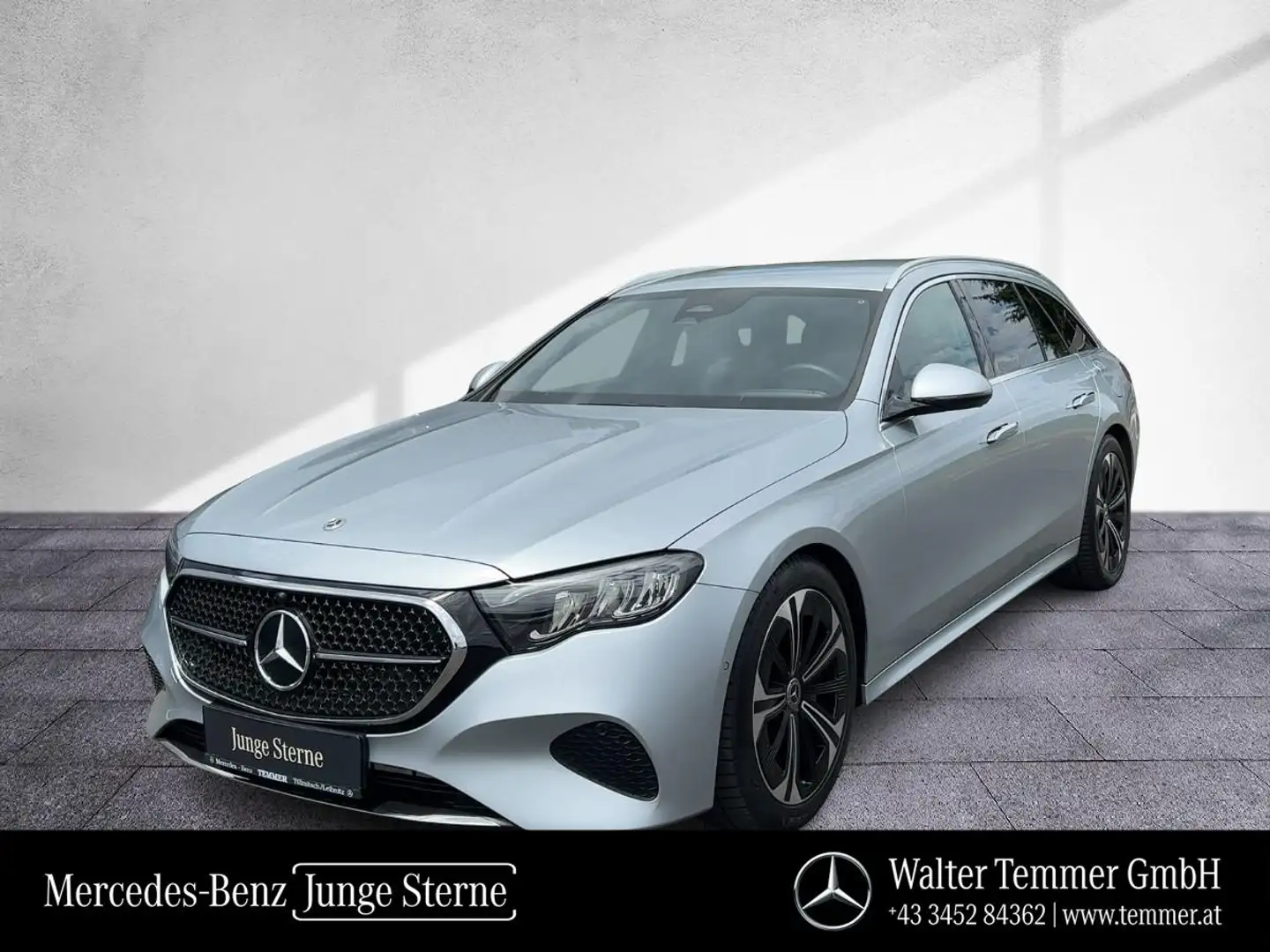 Mercedes-Benz E 300 de 4MATIC T-Modell LED RKam Navi Shz Silber - 1