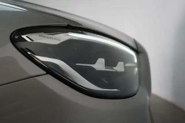 Mercedes-Benz E-Class view 12