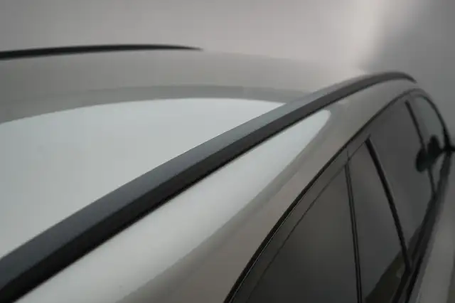 Mercedes-Benz E-Class view 11