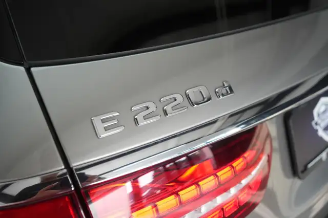 Mercedes-Benz E-Class view 14