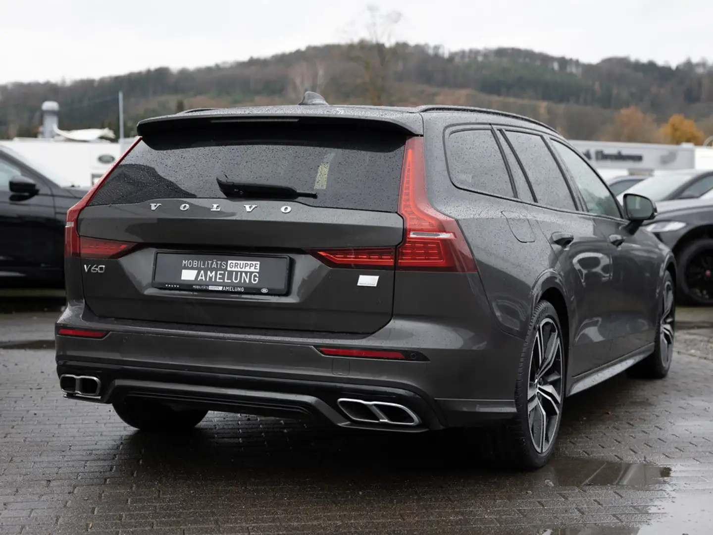 Volvo V60 Recharge T6 AWD R-Design SHZ LED AHK PANO Grigio - 2